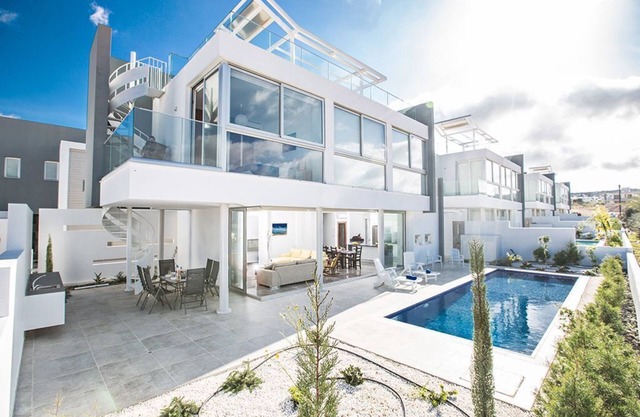 Protaras Holiday Villa BP4 - a villa that sleeps 7 guests in 3 bedrooms