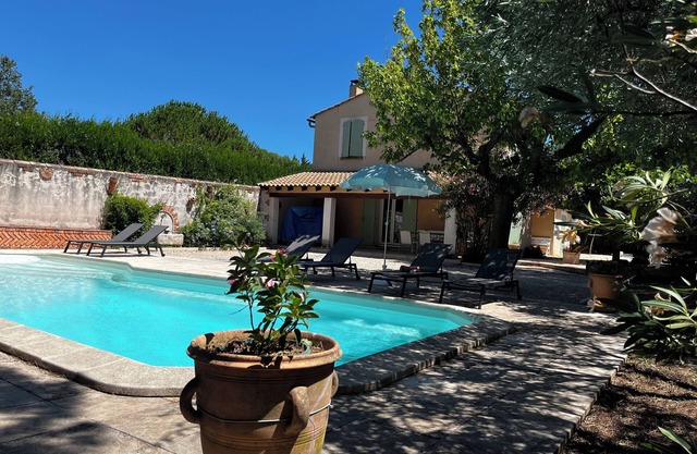 Provencal villa with pool and large garden