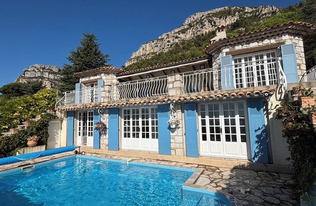 Provencal villa with stunning views Cote d'Azur Nice Antibes Cannes swimming pool