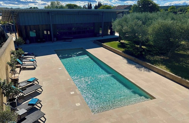 Provencal Villa with Garden & Pool