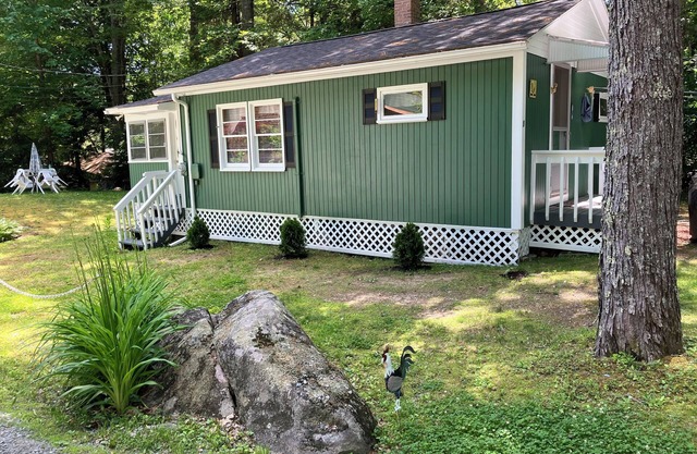PUT YOUR BOAT IN YOUR OWN BOAT SLIP FOR YOUR STAY AT 'ROCKY ROOST ' ON SUNAPEE