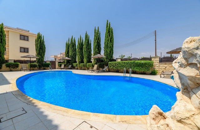 Pyla - Beautiful Private Roof Top Terrace overlooking Pool, coastal & mountains