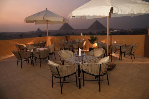 Pyramids Heart Hotel