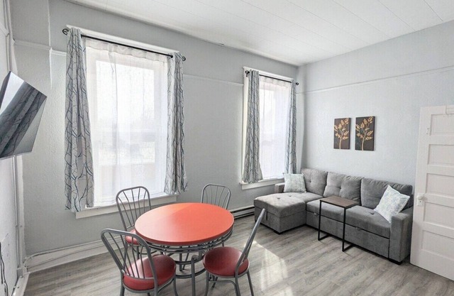 Quaint 1BR with Kitchenette