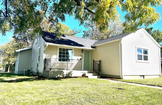 Quaint and colorful with fun amenities!