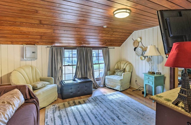 Quaint Montgomery Apt ~ 2 Mi to Downtown!