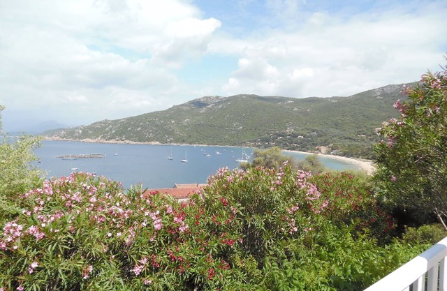 Quality Holidays By The Sea - Exceptional Site * Prices to see