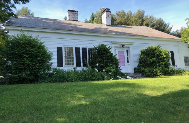 Quarry Hill Farm - stunning views - cozy yet expansive