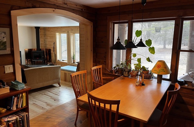 Quiet 2 Bdrm Home on Five Acres, 15 Minutes from Middlebury