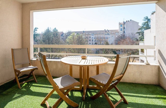 Quiet 2 BR apt in Sans-Souci, garage & terrace