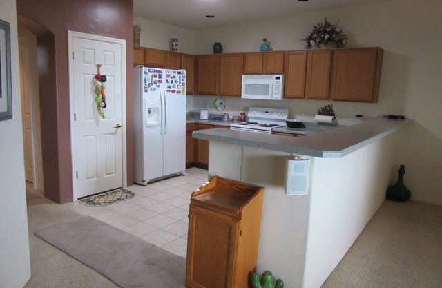 Quiet and comfortable, with beautiful views from the back porch, 2 bedroom