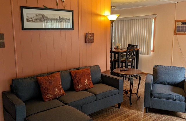 Quiet and Comfy (Zip Tye Ranch)