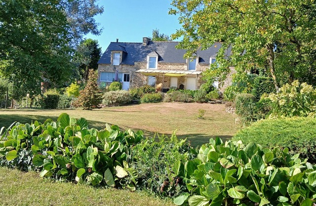 Quiet and seaside in charming house 3000 m2 park