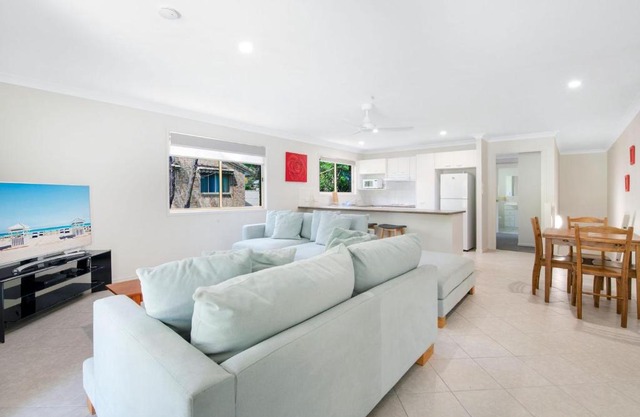 Quiet and Serene Duplex Close To Beach - GCHM