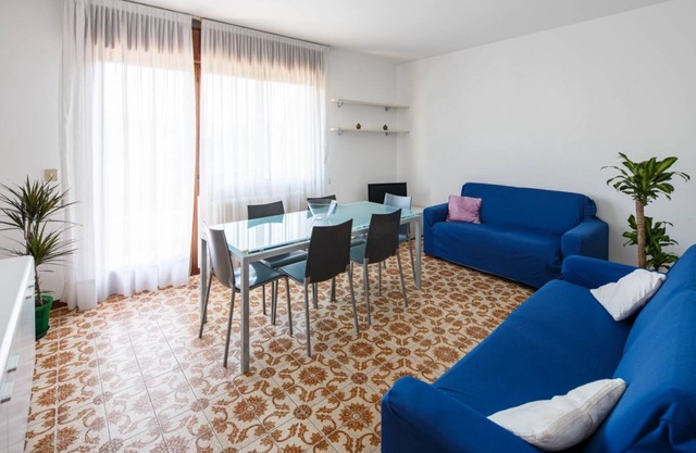 Quiet apartment near the beach