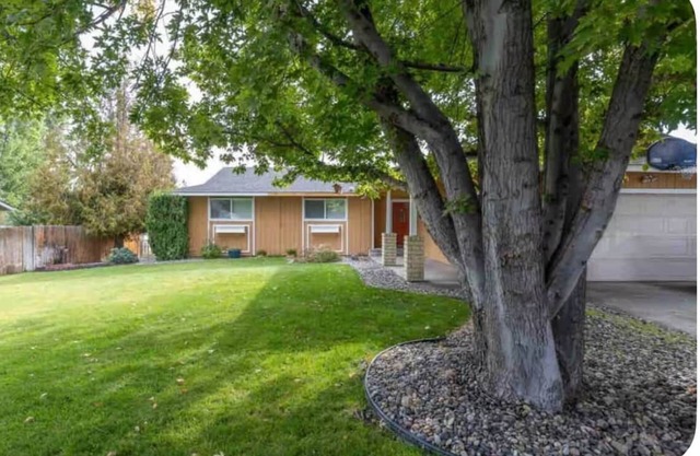Quiet & Cozy South Richland Home