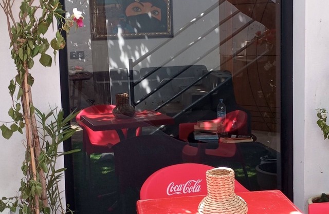 Quiet family Riad 1 minute from the beach