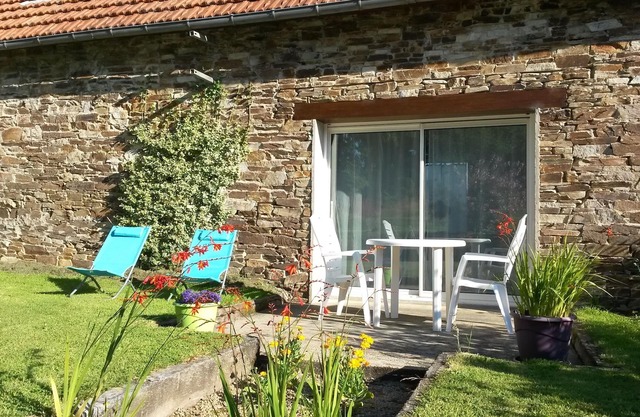 Quiet gite close to the Pink Granite Coast