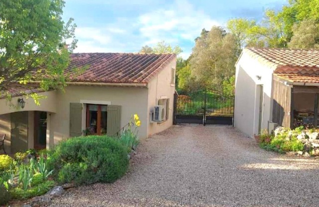 Quiet house near the Cèze river