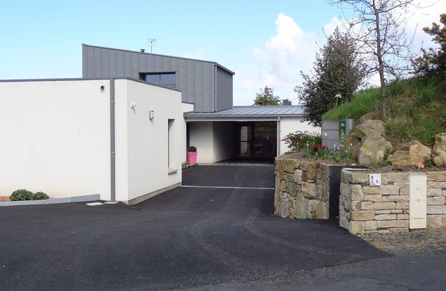 QUIET HOUSE WITH BEAUTIFUL SEA VIEW