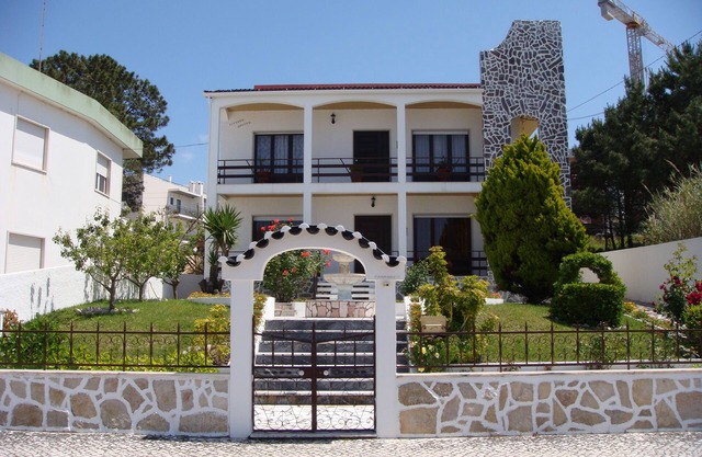 Quiet house with garden near the beaches and ocean views