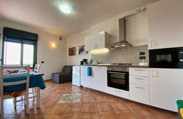 Quiet location, Lake view, kiosk bar, swimming pool, free wifi