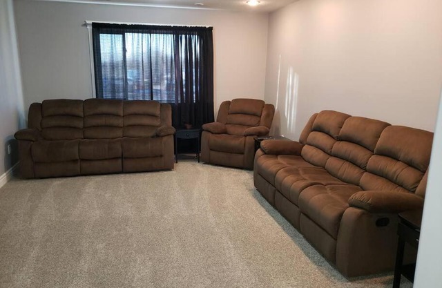 Quiet new 3 bdrm house near Whitecourt No pets.