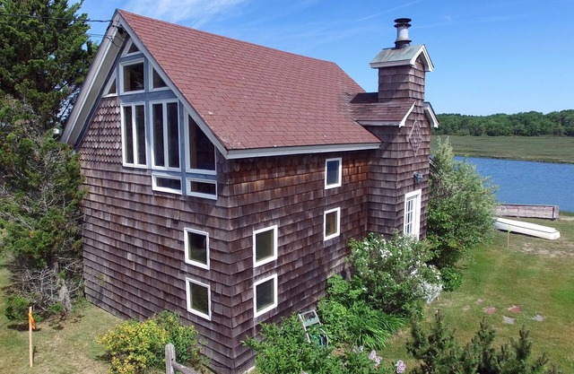 Quiet ocean front cottage with views of Rachel Carson Wildlife Refuge