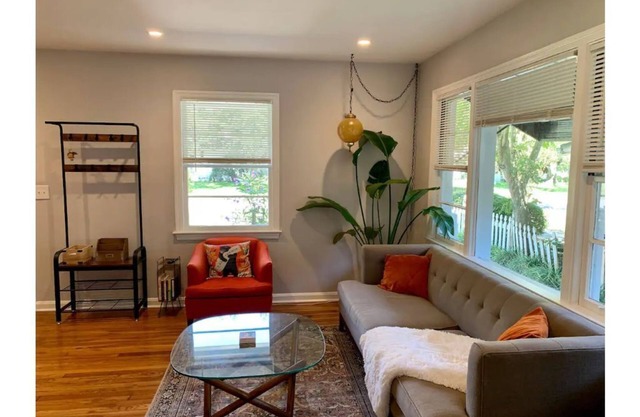 Quiet Ortega Bungalow by TCC & NAS only 15 mins to Downtown