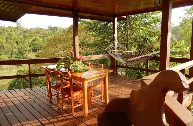 Quiet Rainforest Mountain House near Volcano Arenal. Next to Hot Springs resort