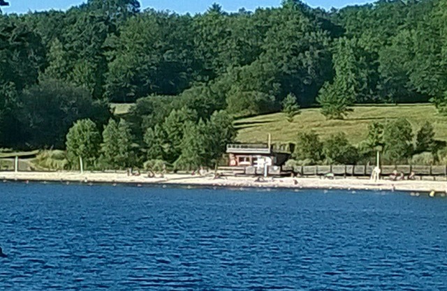 Quiet well equiped farm retreat w/cosy log burner.