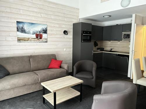Résidence Le Portillo - Piscine - 2 Pièces pour 8 Personnes MAE-6143