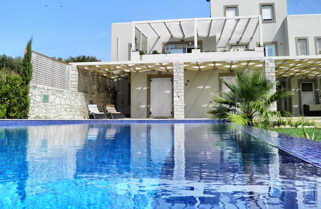 R 193 Spacious 5 bedroom Mansion with Private Bathrooms with Heated Swimming Pool