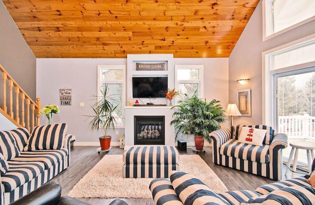 Rader's Haven Airy LakeView