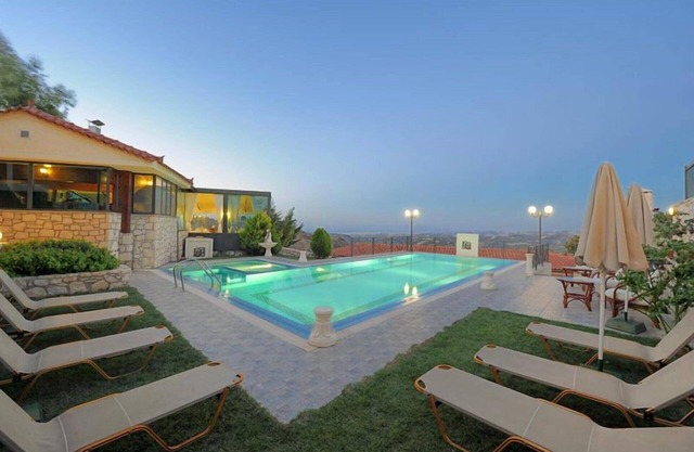 Rafkos Warm Senses Apartment