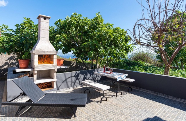 Raivinha Mother House, A traditional home in the heart of Arco da Calheta