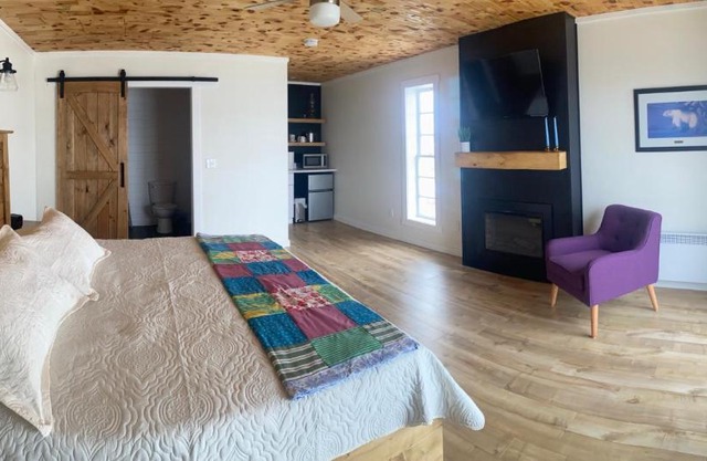 Raleigh Rooms & Taylor's Crafts