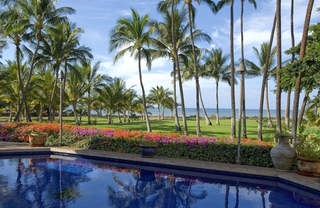 RARE, GATED PRIVATE BEACHFRONT HOME, PRIVATE POOL 6 BED 6 BATHS