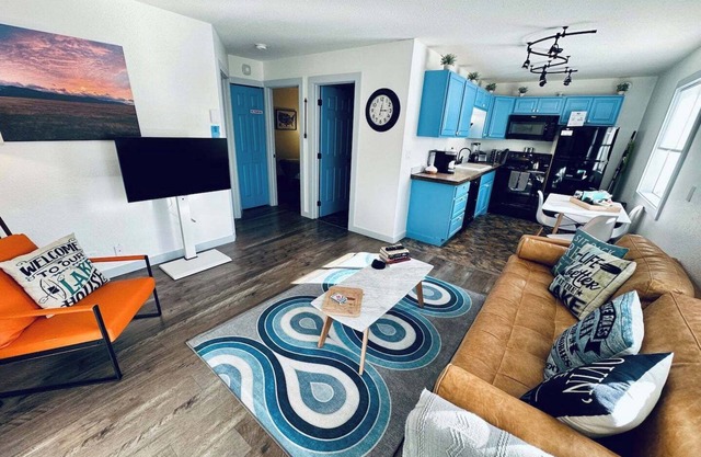 Razz Lake 2nd floor 2 bdrm condo