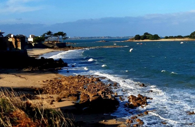 Recent single-storey house Route de la Corniche