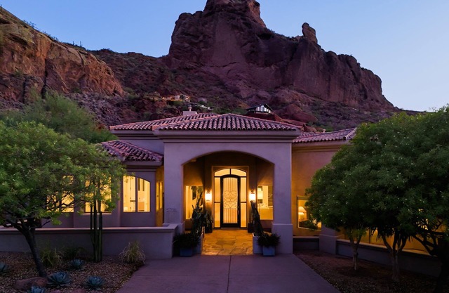 Red Rock - Pool & Spa - In Paradise Valley