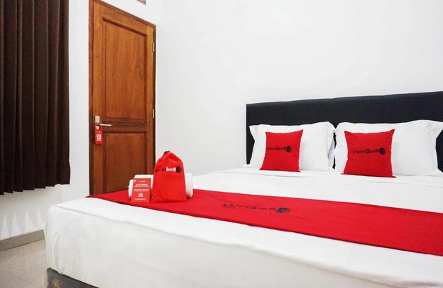 RedDoorz @ Jalan Danau Limboto