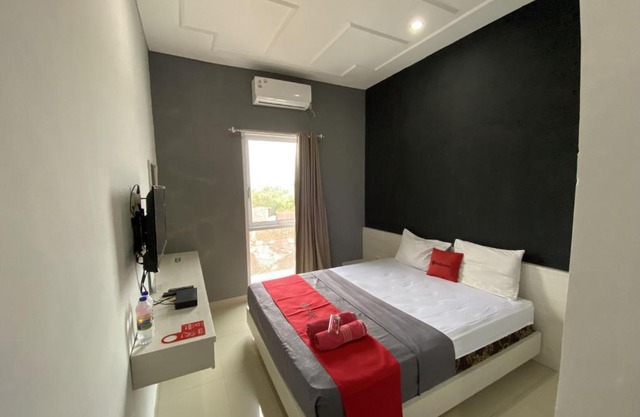 RedDoorz near RSUD Margono Purwokerto 3