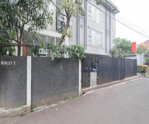 RedDoorz near Trans Studio Mall Bongo Residence