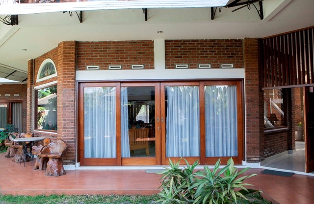 RedDoorz Plus near Dago Pakar