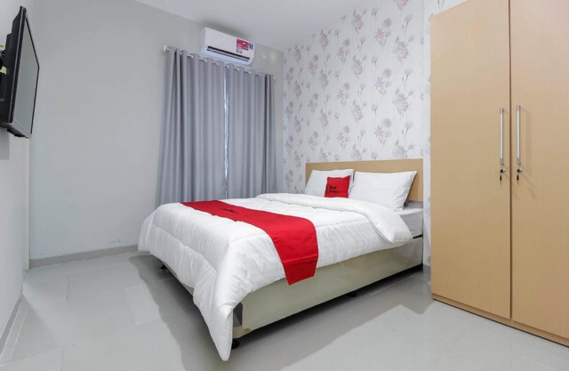 RedDoorz Syariah near Metropolitan Mall Bekasi