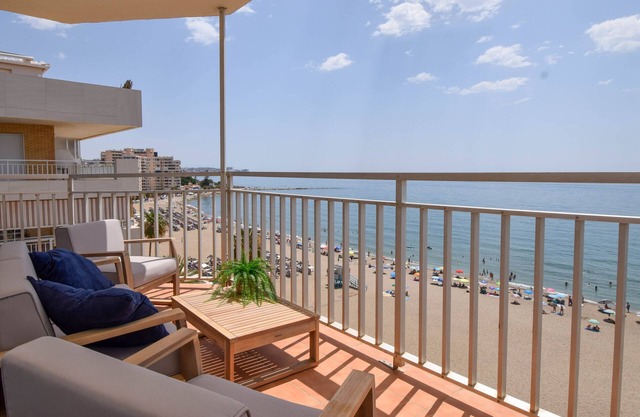 Ref: 200 Beachfront apartment with pool and stunning sea views