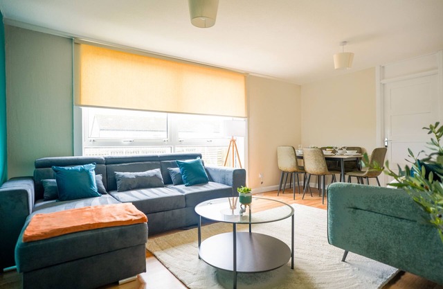 Refreshing Modern House in Livingston