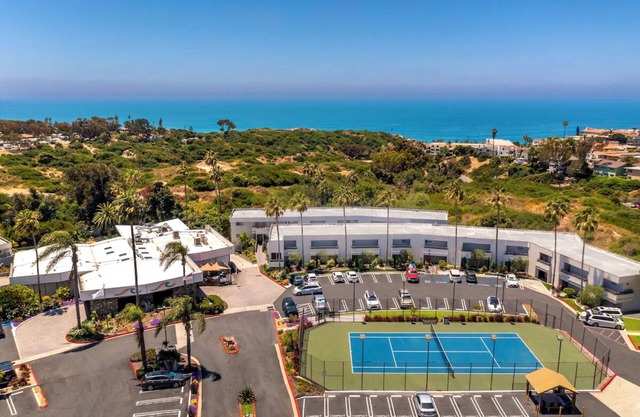 Relax in Rancho San Clemente Ridgeline Park! 2 Large Units w/Balcony! Parking!