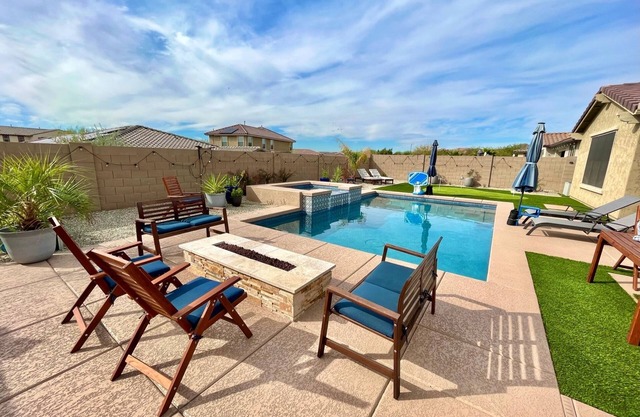 Relax poolside and stargaze in heated pool and hot tub!